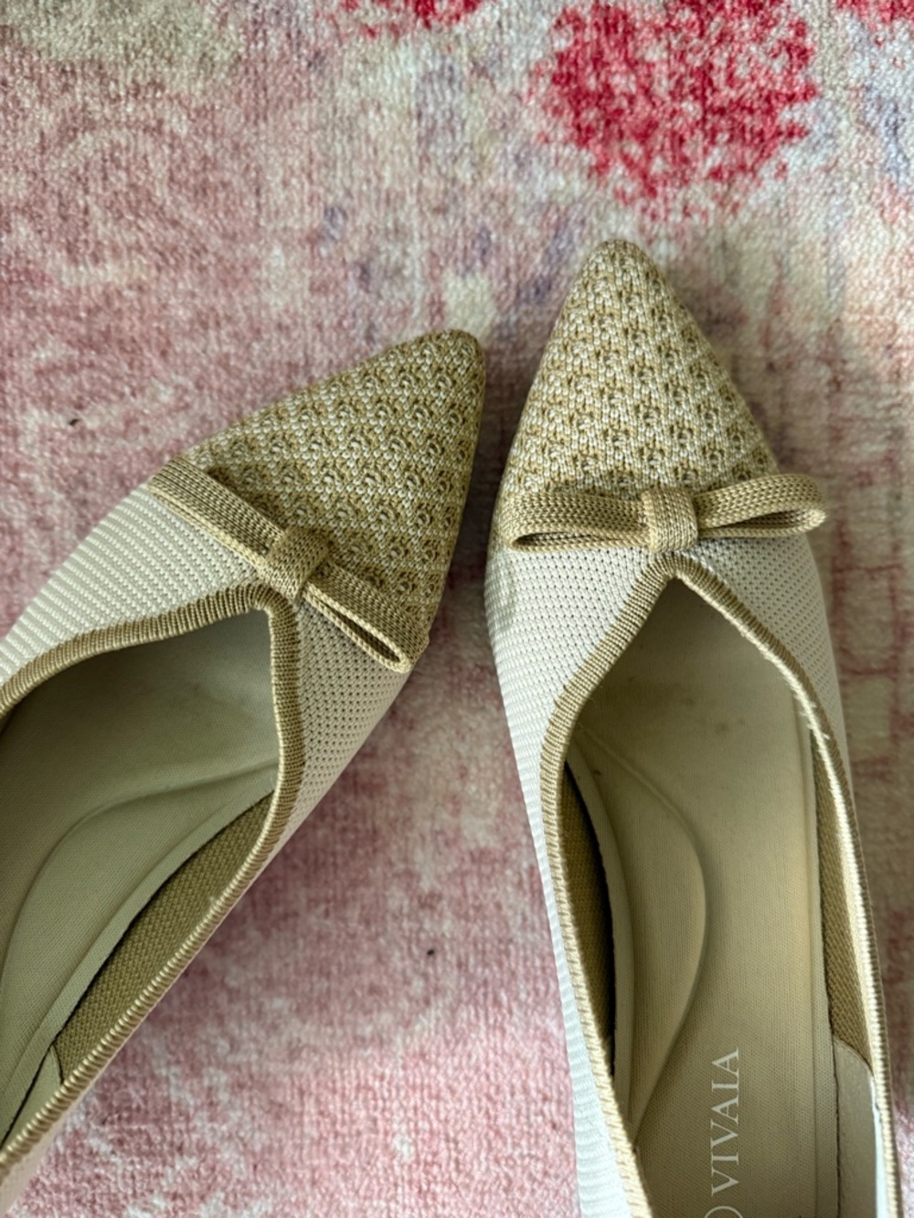 Vivala Cream Pointed-Toe kitten Heel Pumps with Bow - Picture 6 of 6